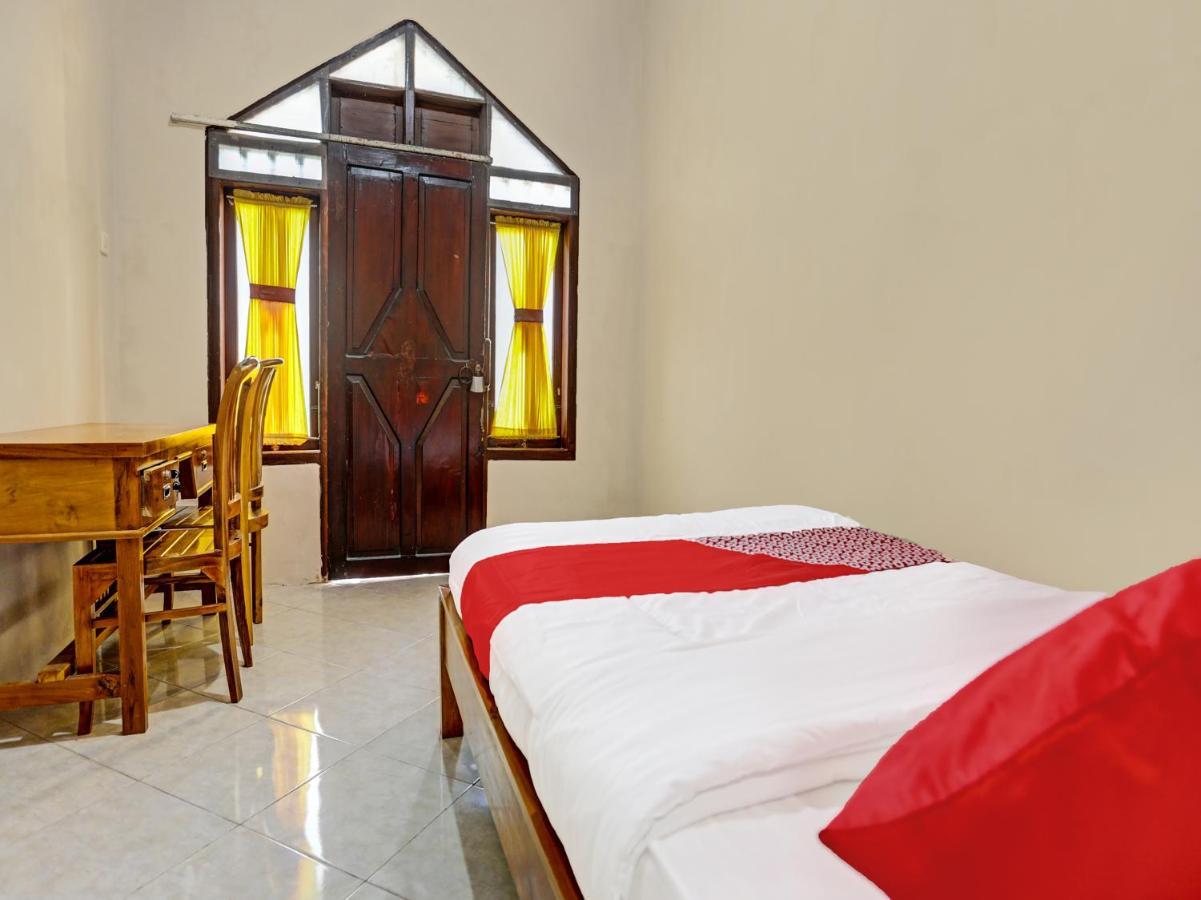 Oyo 91261 Cita Suraya Homestay Banyuwangi  Εξωτερικό φωτογραφία